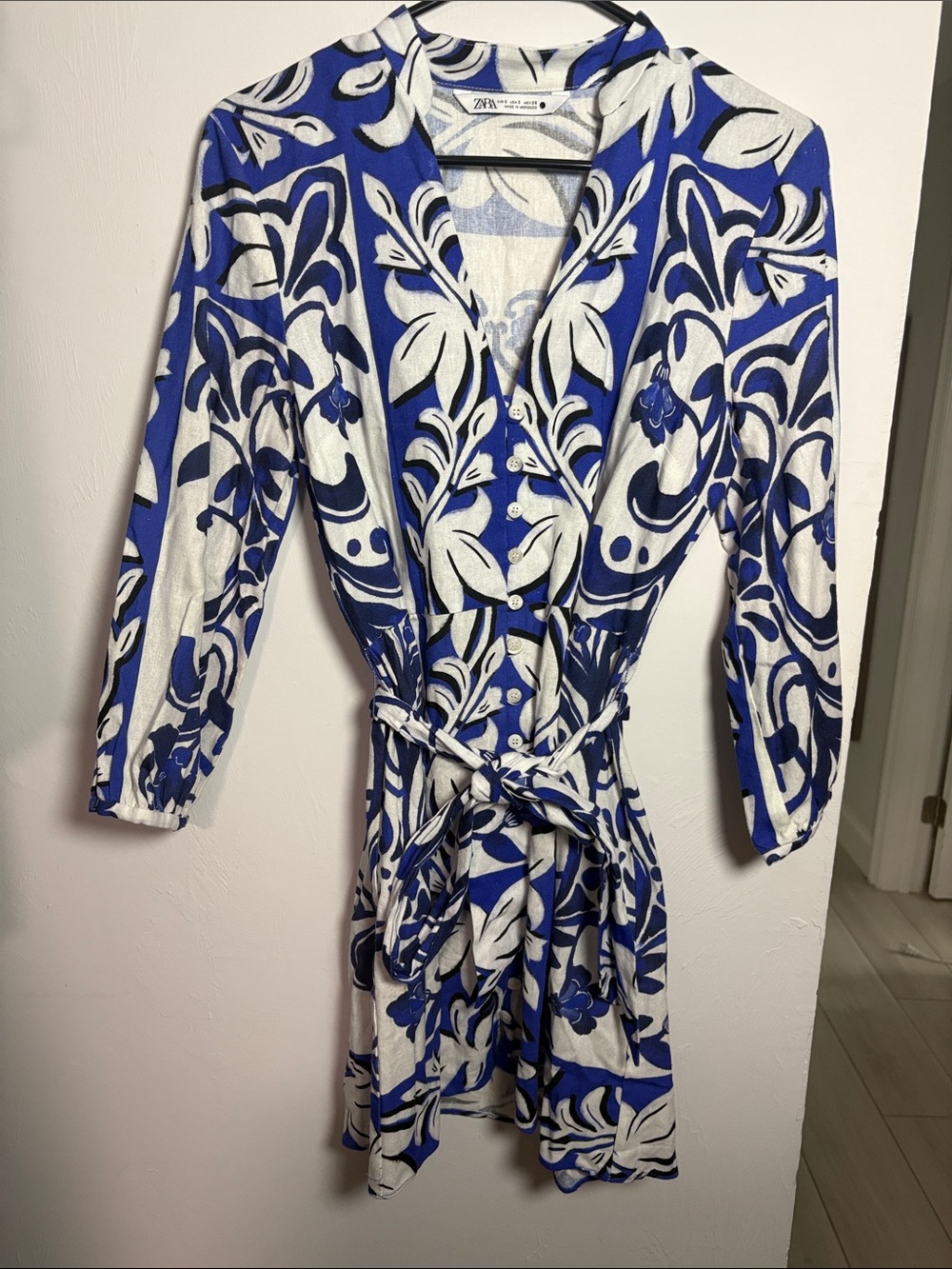 Zara Blue & White Printed linen Shirt Dress with Tie Waist size small
